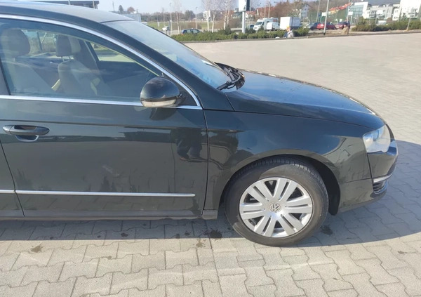 Volkswagen Passat cena 21000 przebieg: 158000, rok produkcji 2007 z Gdynia małe 254